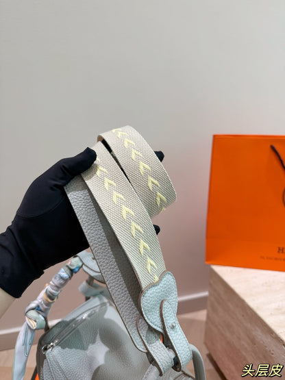 Hermès Lindy 26 Macaron Blue Handbag