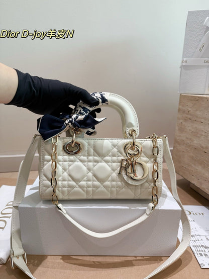 Original leather Dior Lady D-Joy horizontal bag (made of lambskin)