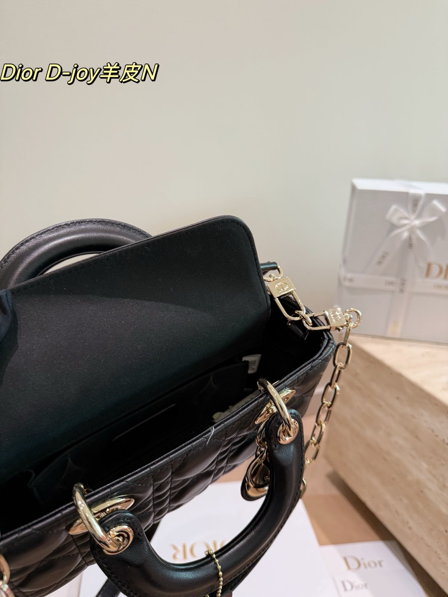 Original leather Dior Lady D-Joy horizontal bag (made of lambskin)