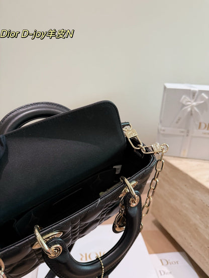 Original leather Dior Lady D-Joy horizontal bag (made of lambskin)