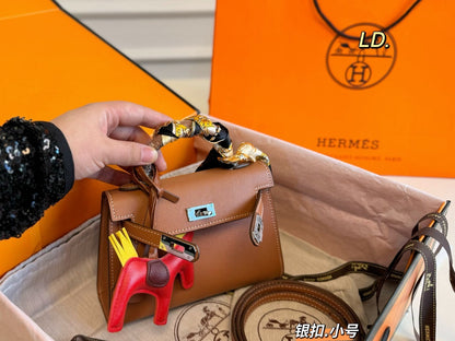 Hermes Kelly bag with silver hardware
