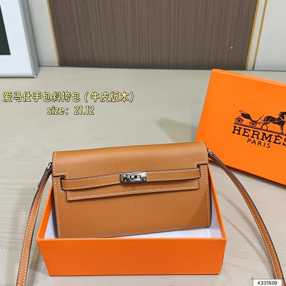 Leather Hermès Kelly handbag with box